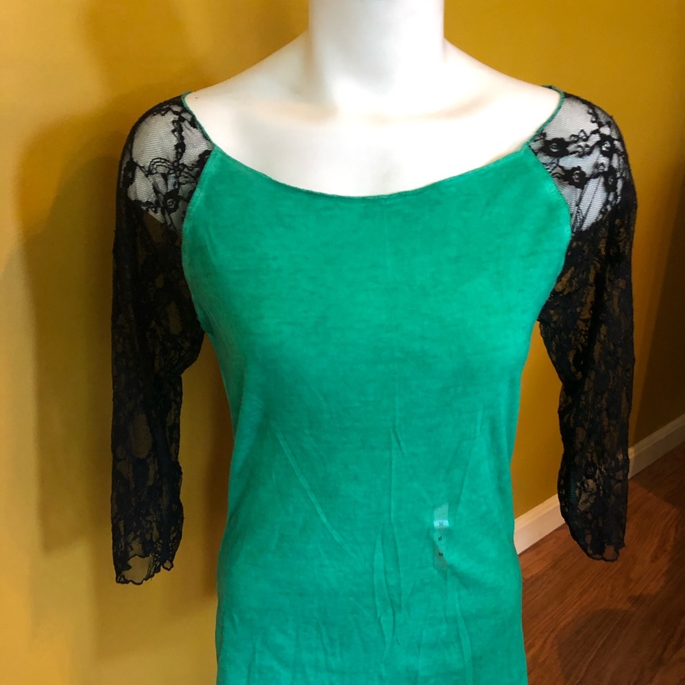NWT BKE tee with lace sleeves